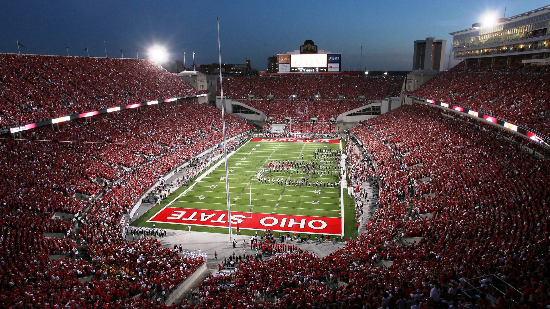 社区热议：球迷热爱的话题与观点争鸣，对球迷的热爱说说